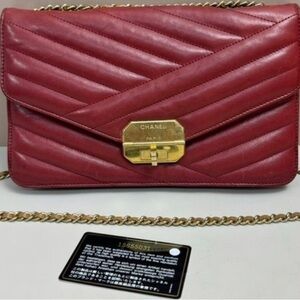 Chanel Gabrielle Flap Bag 2011-2012 Chevron Leather Medium Red Shoulder Bag
